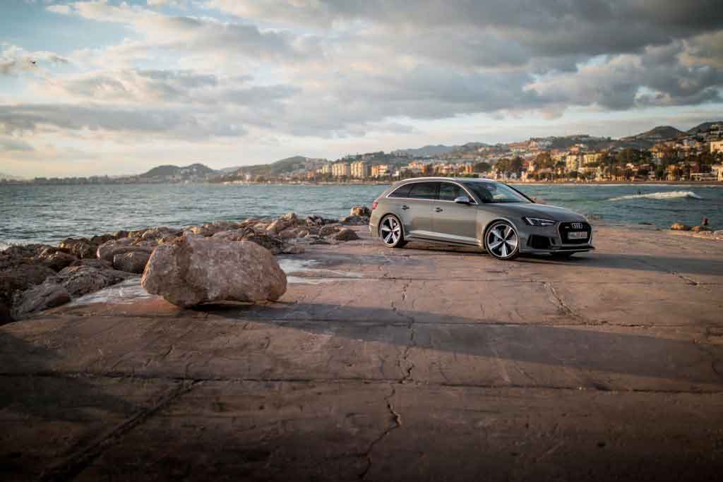  Audi RS4 Avant 2018