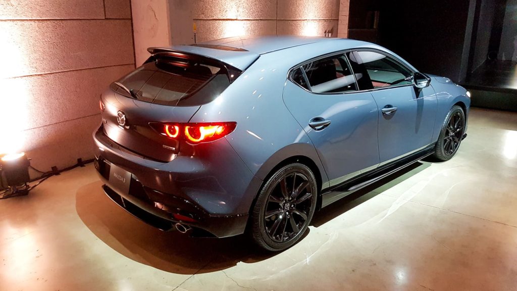 Mazda3 2019. Живые фото.