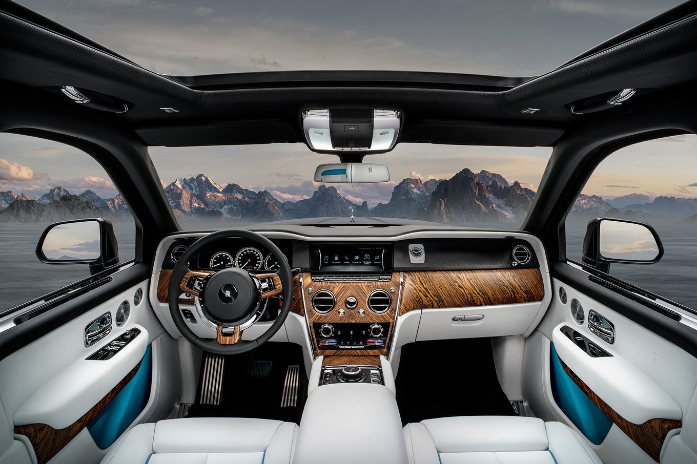 Rolls-Royce Cullinan 2019. Первый взгляд на самый роскошный внедорожник.
