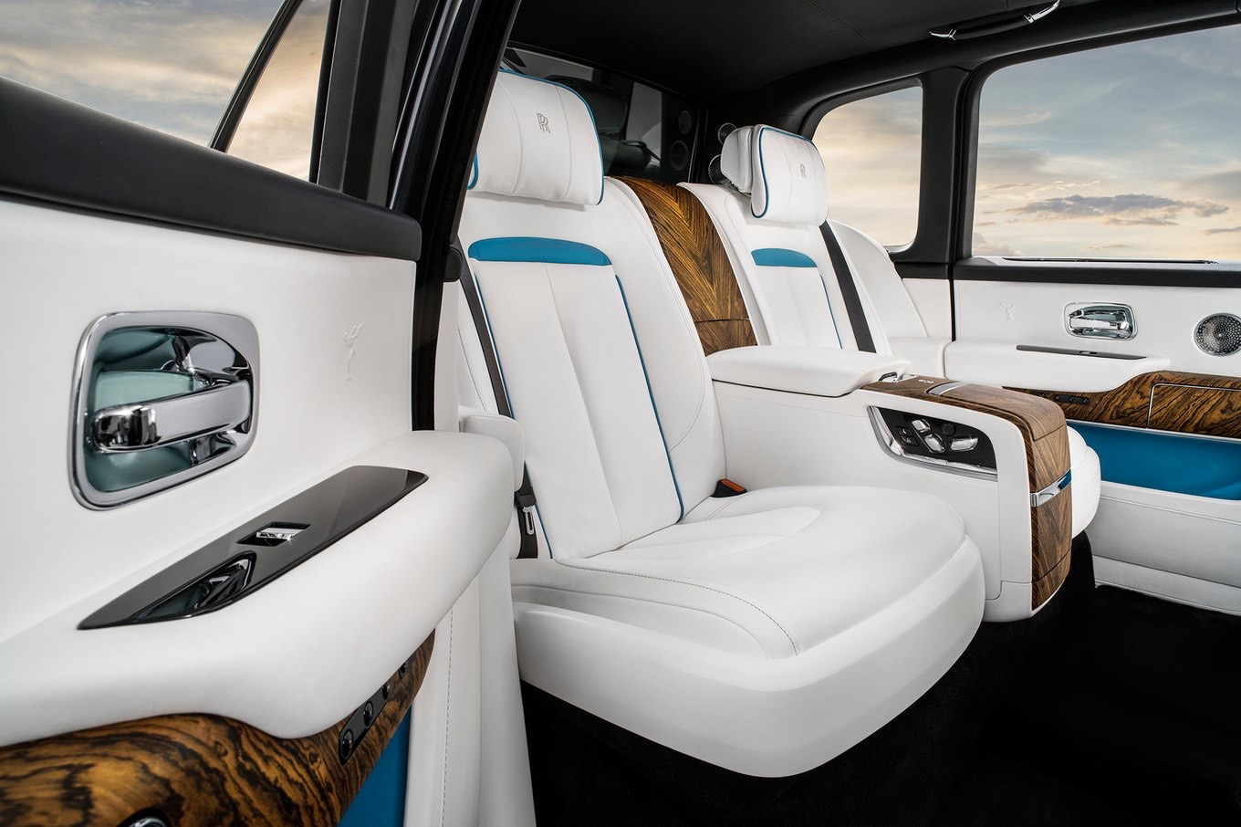 Rolls-Royce Cullinan 2019. Первый взгляд на самый роскошный внедорожник.