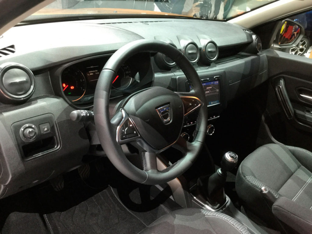 Цены на новый Renault Duster стартуют от 814 тысяч рублей за базовую комплектацию
