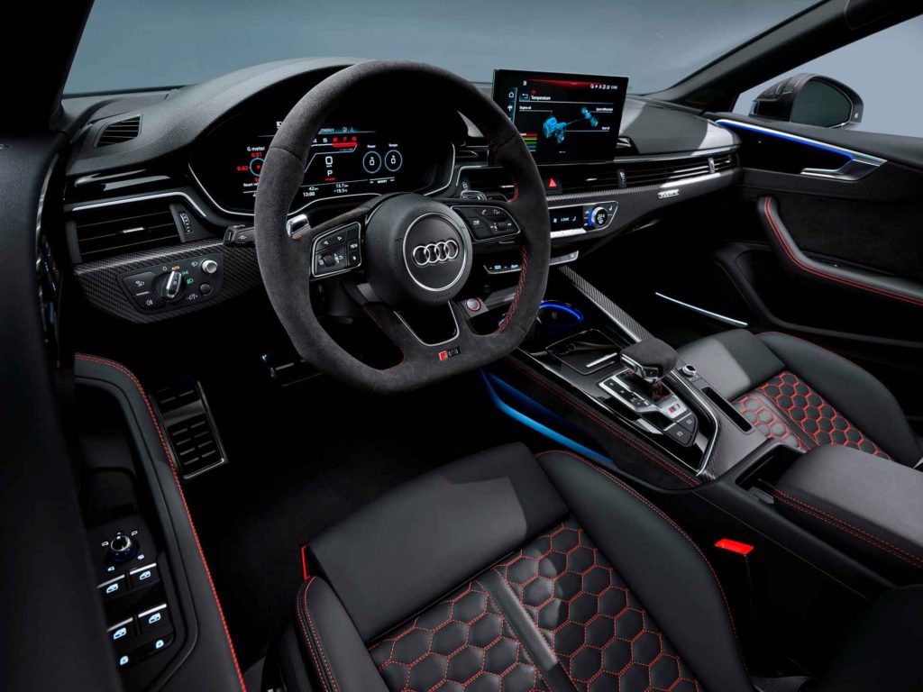 Audi RS5 Coupe и Sportback получили незначительное обновление