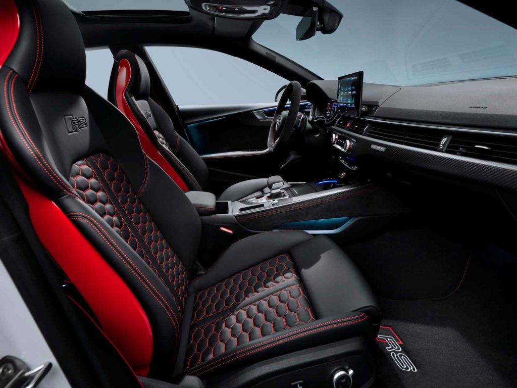 Audi RS5 Coupe и Sportback получили незначительное обновление