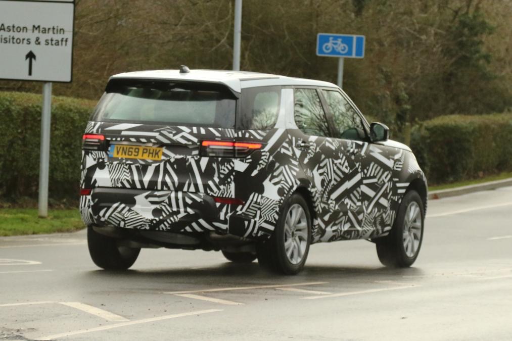 Land Rover Discovery 2020 получит гибридную версию