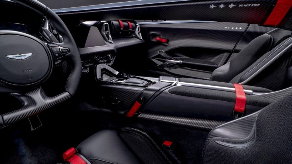 Aston Martin V12 Speedster - экзотика за $950 000