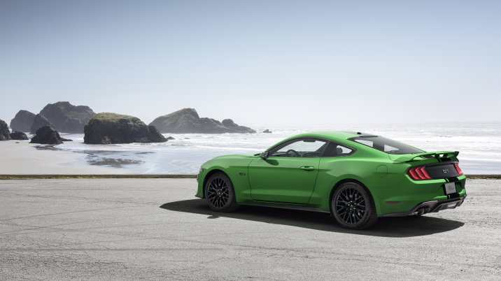 Ford Mustang 2019 получит новый цвет "Need for Green"