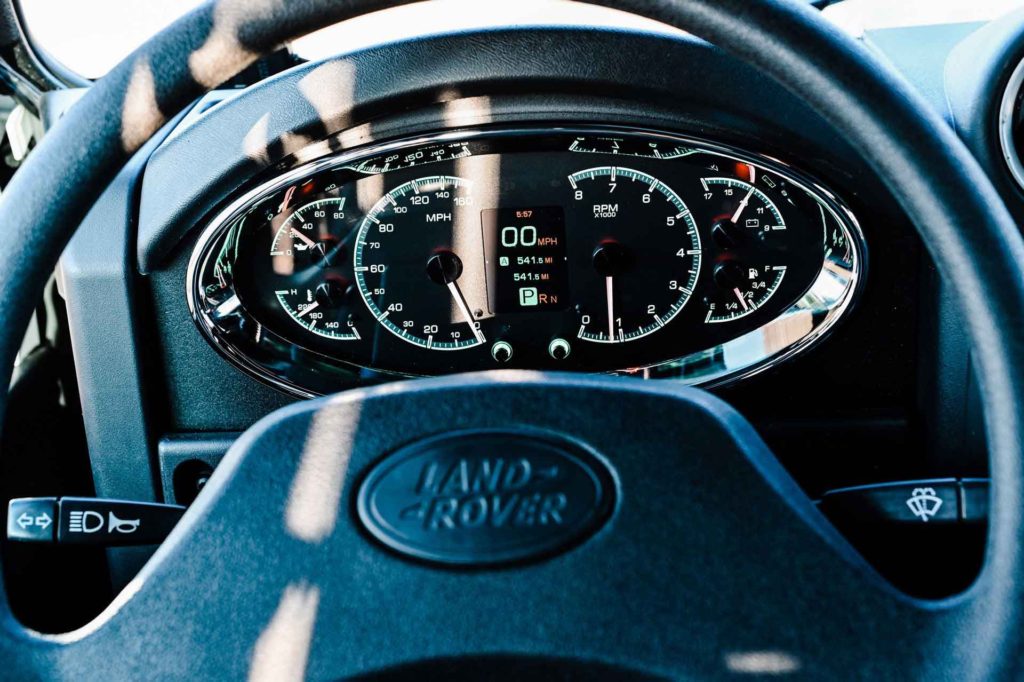 Land Rover Defender 1993 по цене четырех Land Rover Defender 2020